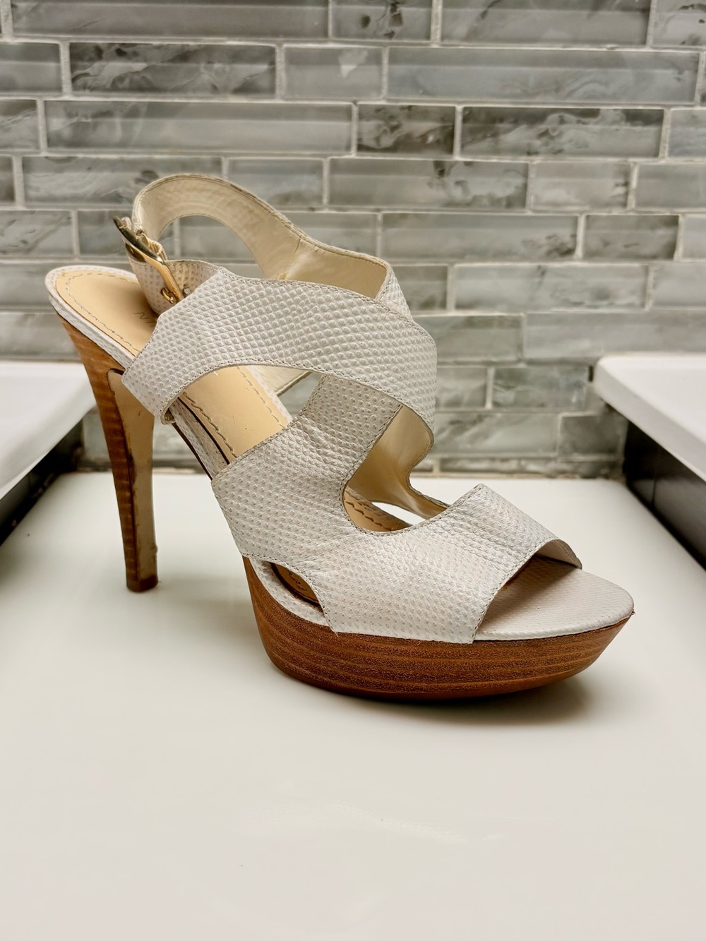 Nine West Gray Snakeskin Platform Sandal Heels Women's Size 6.5 Strappy Dressy